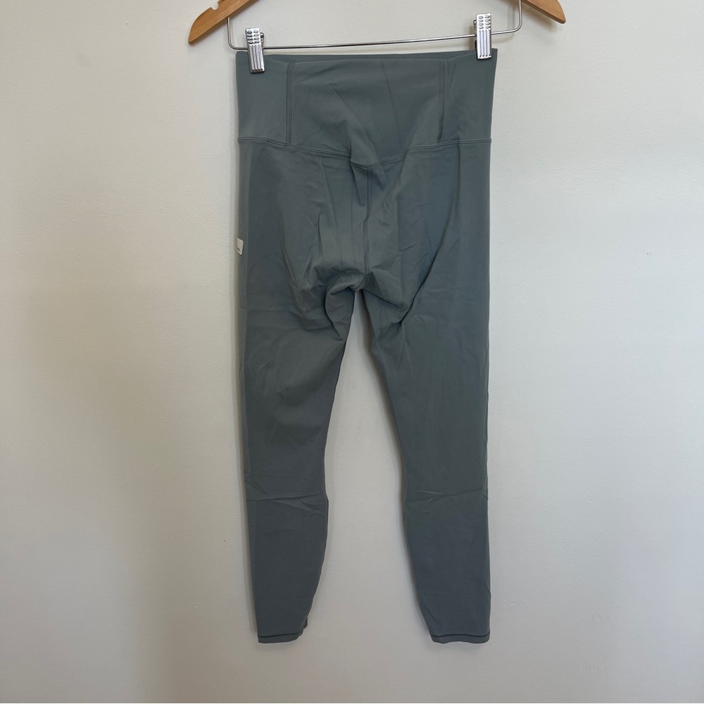 VUORI All The Feels Leggings Vintage Pistachio Ladies Small Athleisure NWOT - Picture 3 of 5